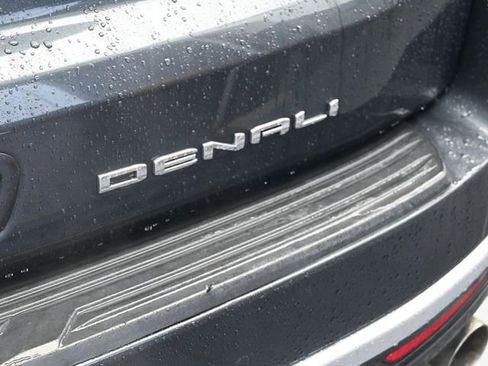 Used 2021 GMC Yukon Denali w/ Denali Premium Package image 13