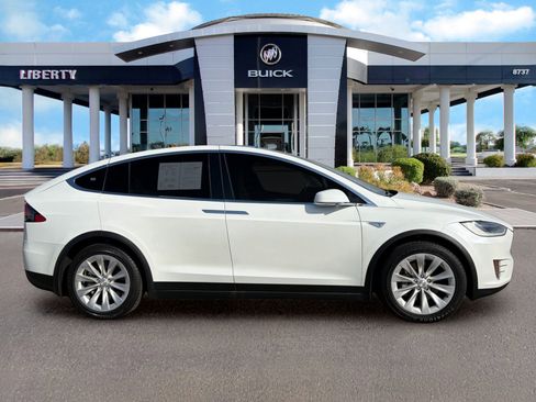 Used 2016 Tesla Model X 70D AWD/4WD image 3