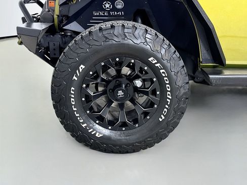 Used 2007 Jeep Wrangler Sahara w/ Dual Top Group image 26