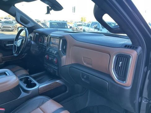 Used 2022 Chevrolet Silverado 1500 High Country w/ Technology Package image 20