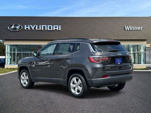 Used 2018 Jeep Compass Latitude AWD/4WD image 2