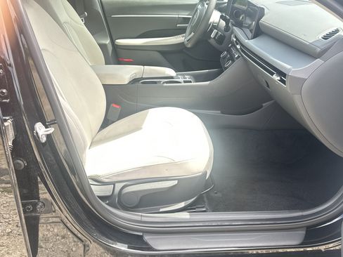 Used 2025 Hyundai Sonata SEL FWD image 13