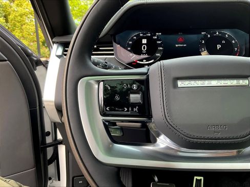 New 2026 Land Rover Range Rover SV AWD/4WD image 17