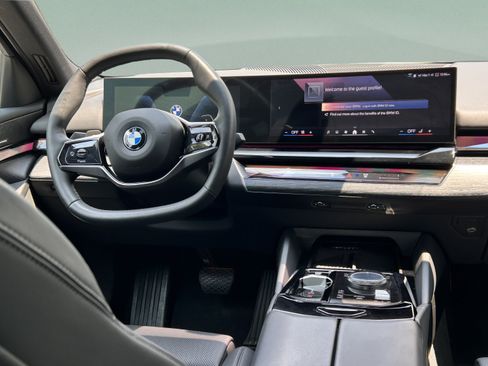 Used 2025 BMW 540i xDrive AWD/4WD image 8