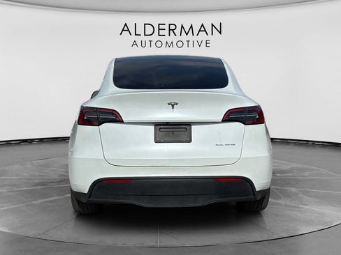 Used 2023 Tesla Model Y AWD image 4