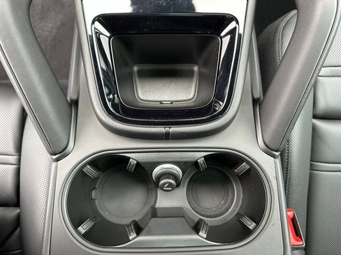 Certified 2025 Porsche Cayenne GTS AWD/4WD image 32