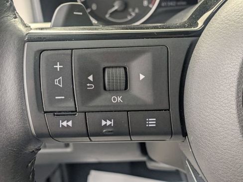 Used 2023 Nissan Rogue SL w/ SL Premium Package image 17