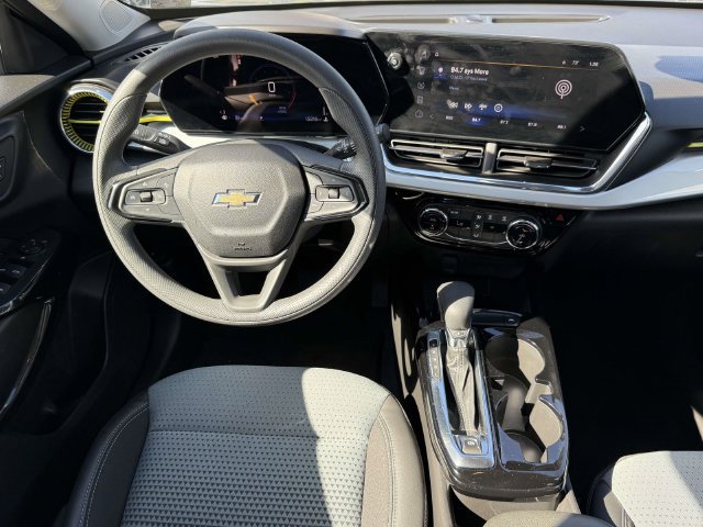 Used 2026 Chevrolet Trax LT FWD image 14