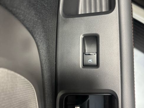 Used 2025 Ford Expedition Active AWD/4WD image 35