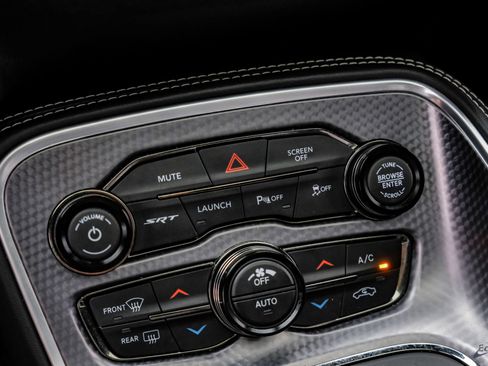 Used 2018 Dodge Challenger SRT Hellcat RWD image 78
