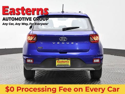 Used 2024 Hyundai Venue SEL FWD image 6