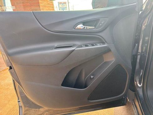 Used 2023 Chevrolet Equinox LT image 13