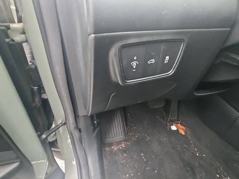Used 2022 Hyundai Santa Cruz SEL FWD image 12