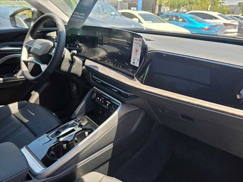 New 2025 Audi Q5 Premium image 12
