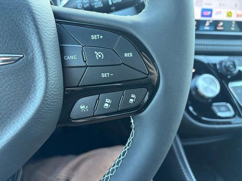 New 2026 Chrysler Pacifica Limited w/ S Appearance Package AWD/4WD image 24