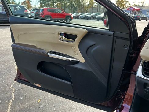 Used 2018 Toyota Avalon XLE Premium image 23