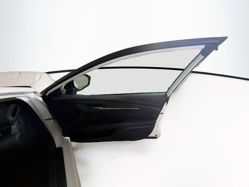 Used 2026 Toyota Camry SE FWD image 30