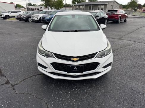Used 2017 Chevrolet Cruze LS FWD image 7
