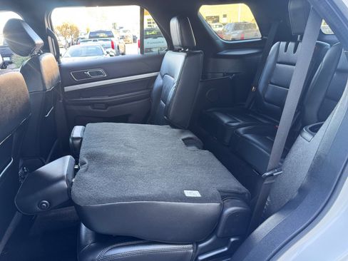 Used 2016 Ford Explorer XLT w/ Equipment Group 202A image 25