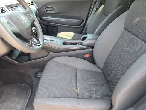 Used 2020 Honda HR-V LX image 9