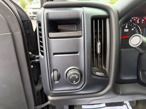 Used 2016 Chevrolet Silverado 1500 Custom w/ Custom Convenience Package AWD/4WD image 12