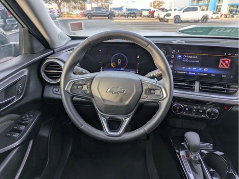 Certified 2025 Chevrolet Trax ACTIV w/ Driver Confidence Package image 19