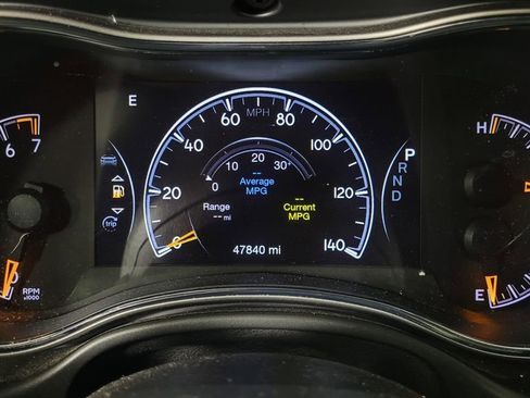 Used 2022 Jeep Grand Cherokee Laredo X image 22