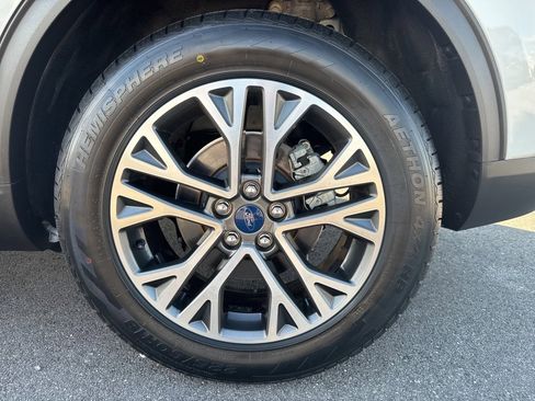 Used 2020 Ford Escape SEL image 13