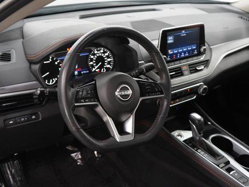 Used 2023 Nissan Altima 2.5 SR AWD/4WD image 19