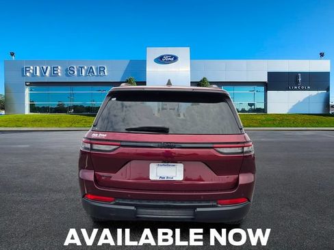 Used 2025 Jeep Grand Cherokee Altitude AWD/4WD image 6