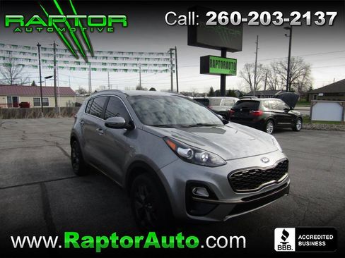 Used 2020 Kia Sportage S image 1