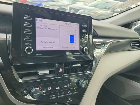 Used 2023 Toyota Camry LE image 27