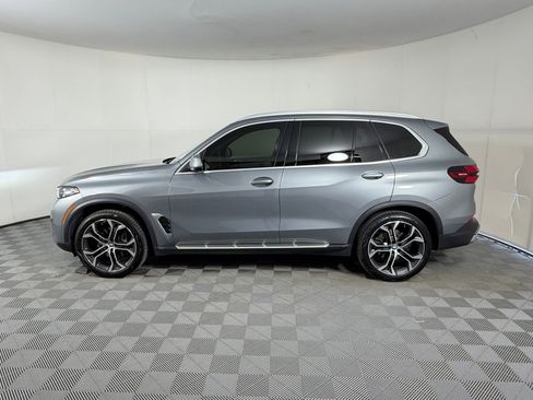 Used 2024 BMW X5 sDrive40i w/ Premium Package RWD image 2