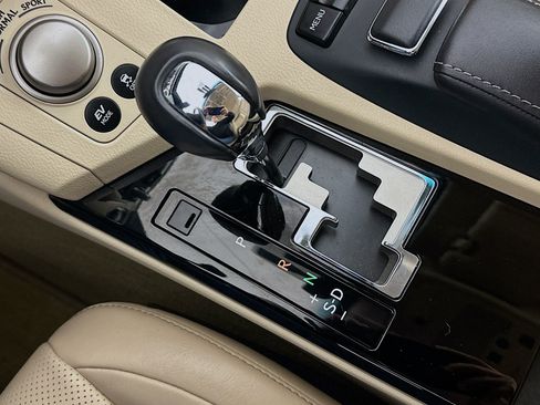 Used 2013 Lexus ES 300h w/ Luxury Pkg FWD image 25