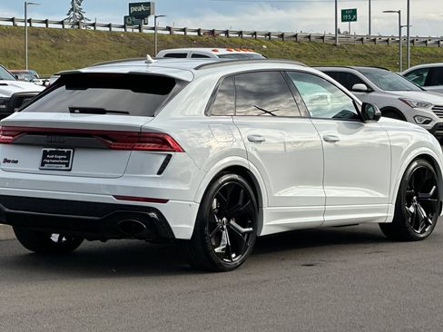 Used 2023 Audi RS Q8 4.0T image 3