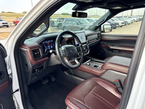 Used 2024 Ford Expedition Limited RWD image 20