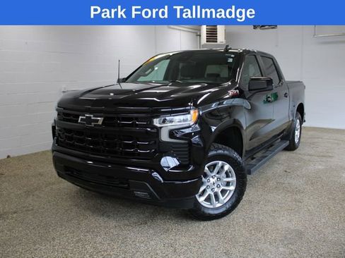 Used 2022 Chevrolet Silverado 1500 RST w/ Convenience Package II AWD/4WD image 10