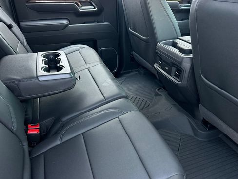 Used 2026 Chevrolet Silverado 1500 LT Trail Boss w/ Convenience Package II AWD/4WD image 18