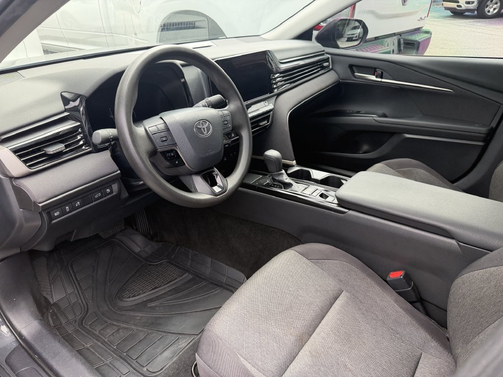 Used 2025 Toyota Camry LE FWD image 20