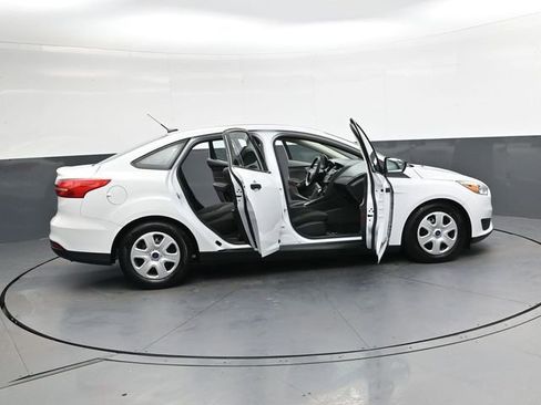 Used 2015 Ford Focus S FWD image 41