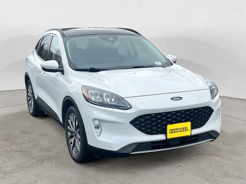 Used 2020 Ford Escape Titanium image 7