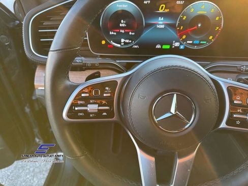 Used 2022 Mercedes-Benz GLS 450 4MATIC image 39