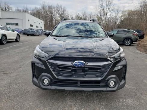 Used 2023 Subaru Outback Premium image 9