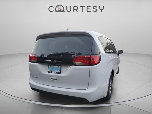 New 2026 Chrysler Voyager LX image 3