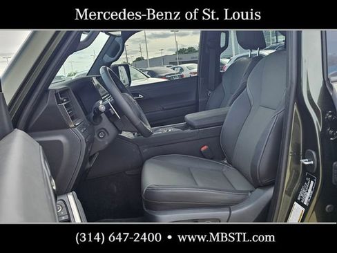 Used 2025 Lexus GX 550 w/ Accessory Package (2T) AWD/4WD image 21