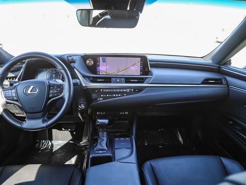 Used 2019 Lexus ES 350 w/ Premium Package image 12