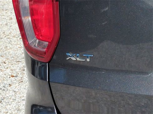 Used 2019 Ford Explorer XLT w/ Class III Trailer Tow Package image 13