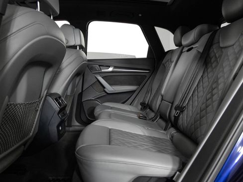 Used 2018 Audi SQ5 Premium Plus w/ Navigation Package image 16