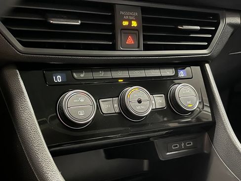 Used 2023 Volkswagen Jetta SEL FWD image 12