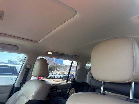 Used 2023 INFINITI QX80 Premium Select w/ All-Season Package image 11